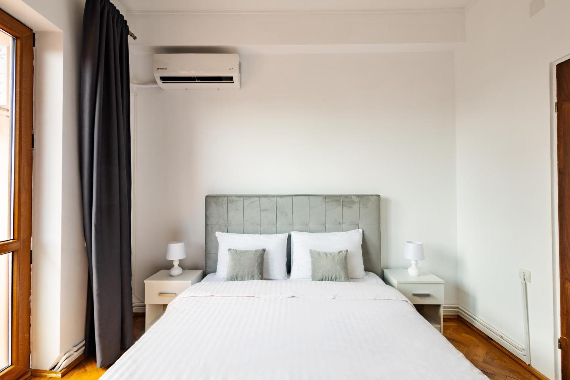 Downtown Victoria Apartments By Citybookings Bucareste Exterior foto